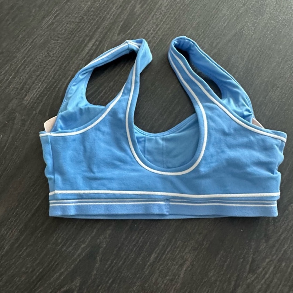 Never worn new without tags Alo sports bra - Picture 2 of 3